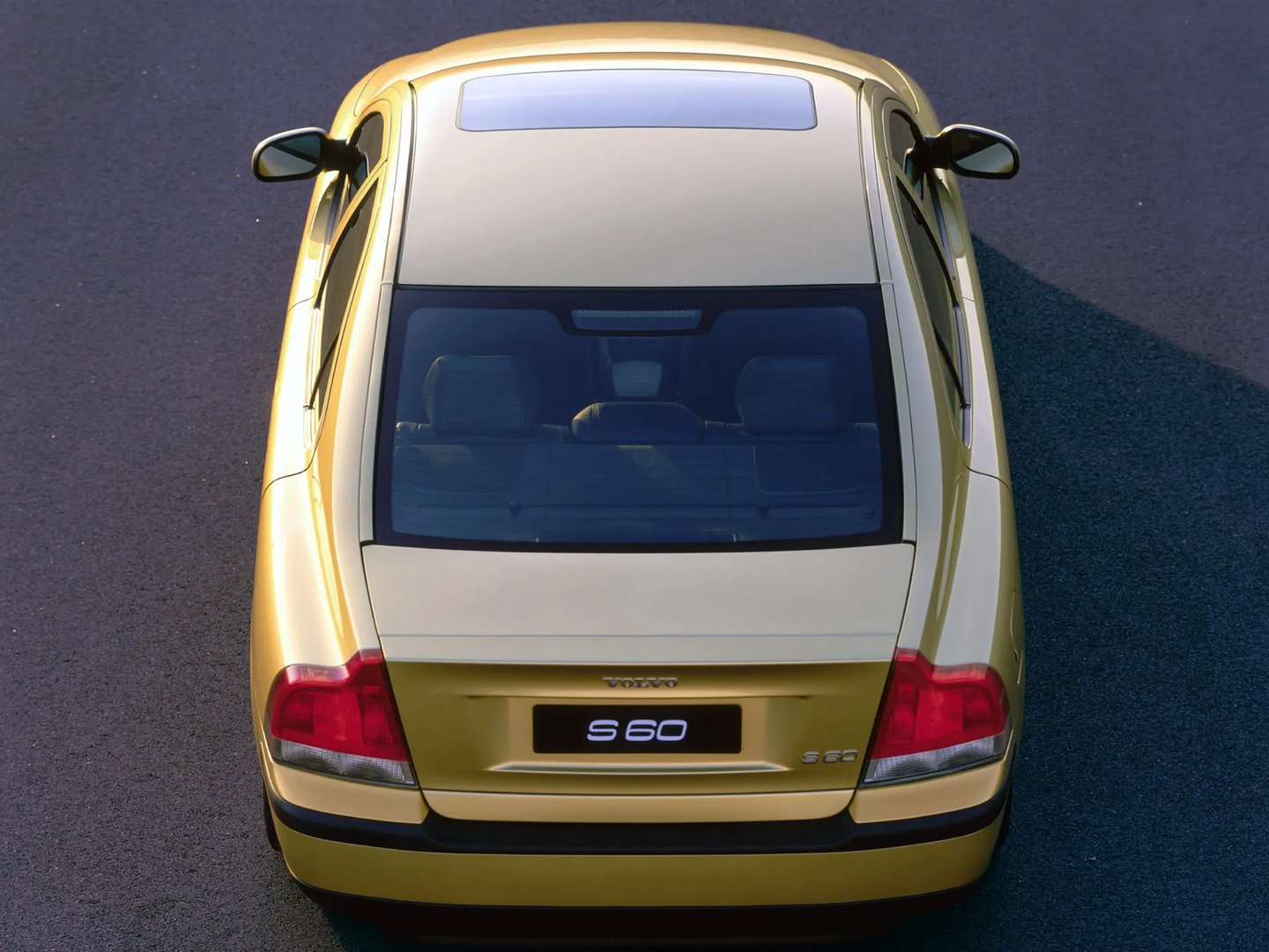 Volvo_S60_1_generation__Sedan__6.jpg