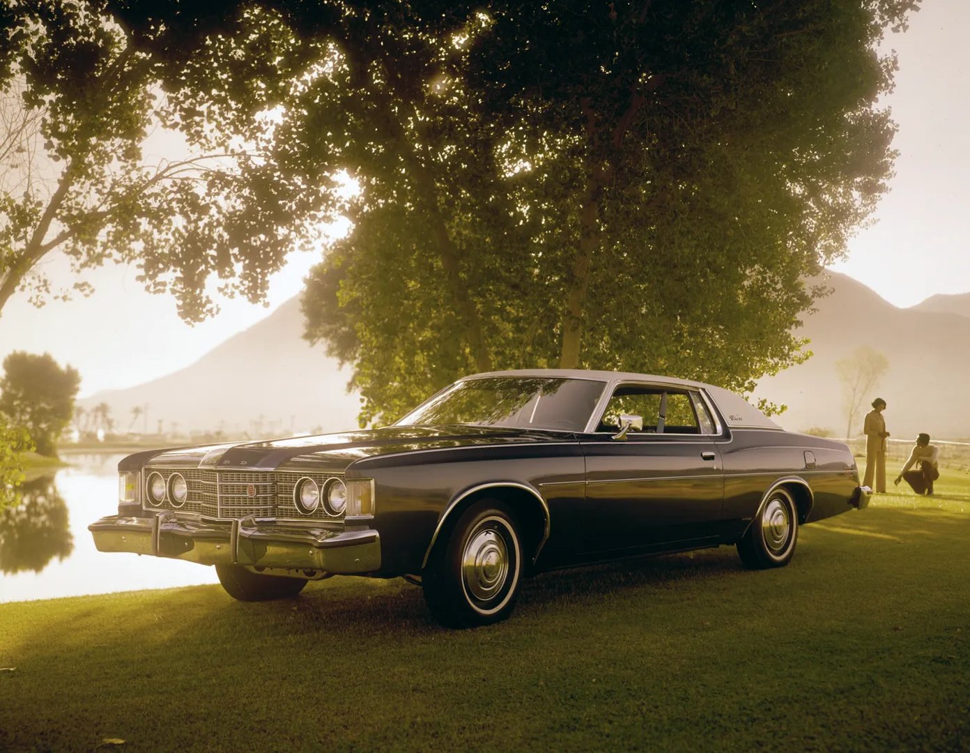 Ford_Galaxie_(USA)_4_generation__Coupe_Hardtop__2.jpg
