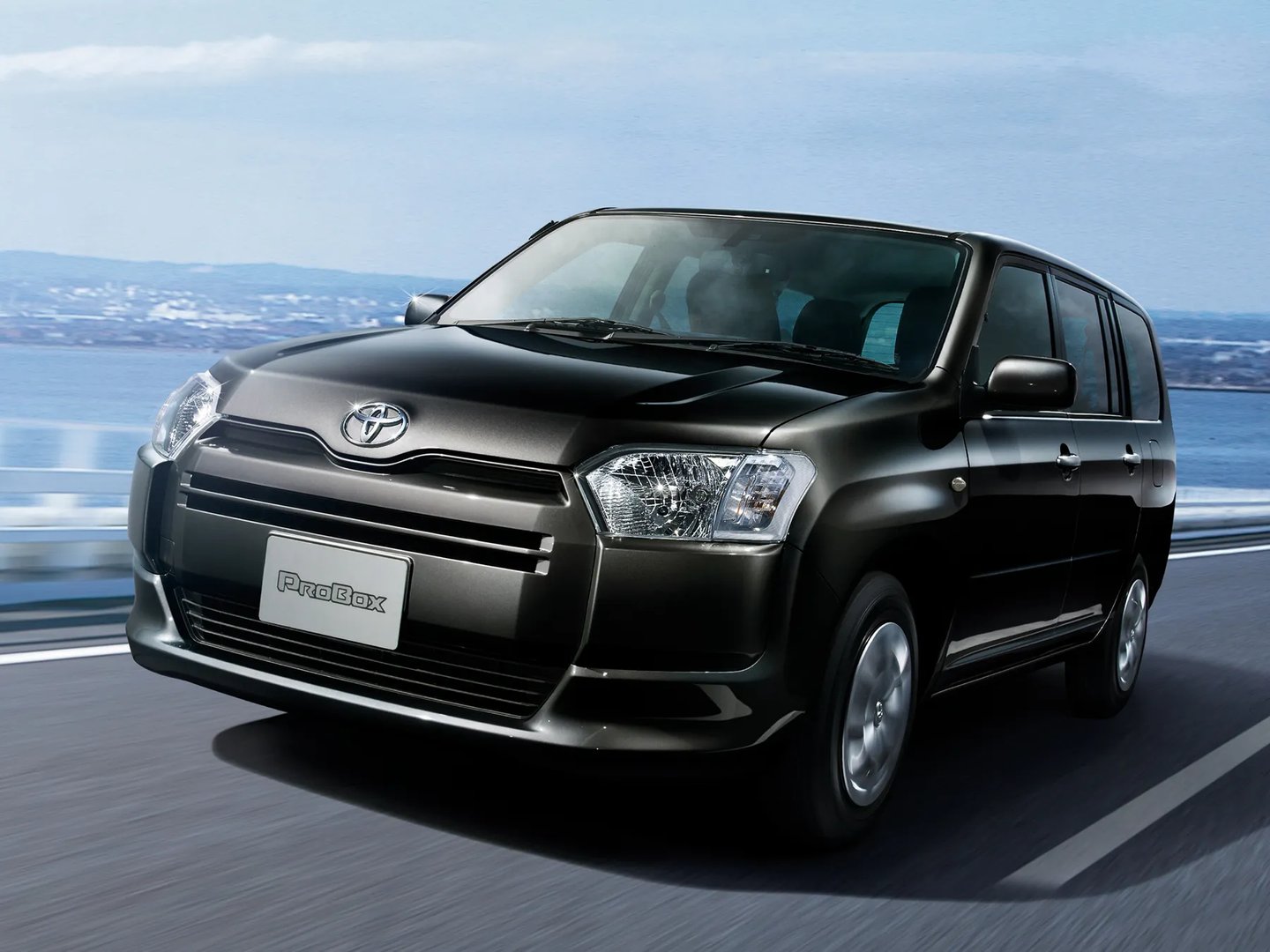 Toyota_Probox_1_generation_restyling__Estate_5-door__2.jpg