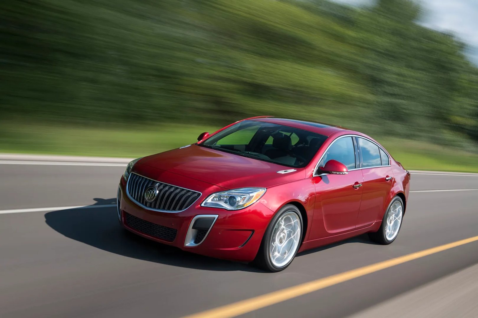 Buick_Regal_5_generation_restyling__Sedan__9.jpg