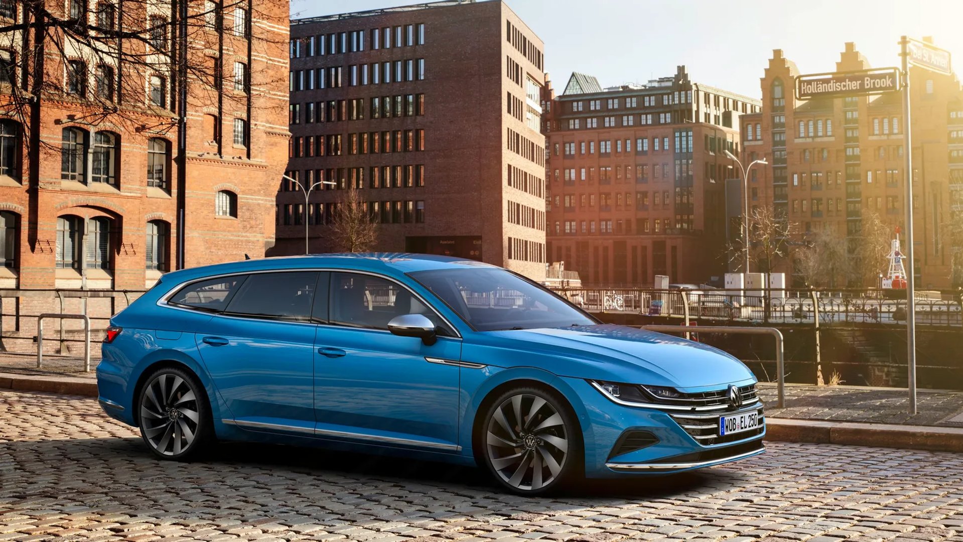 Volkswagen_Arteon_1_generation_restyling__Estate_5-door__4.jpg