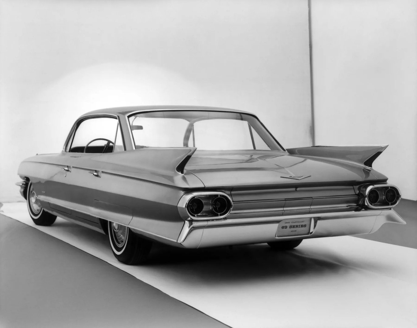 Cadillac_Series_62_7_generation__Sedan_Hardtop__4.jpg