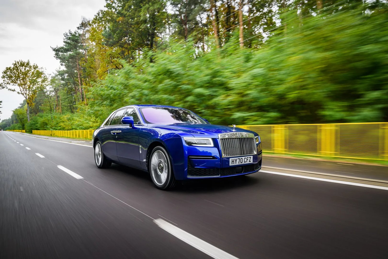 Rolls-Royce_Ghost_2_generation__Sedan__7.jpg