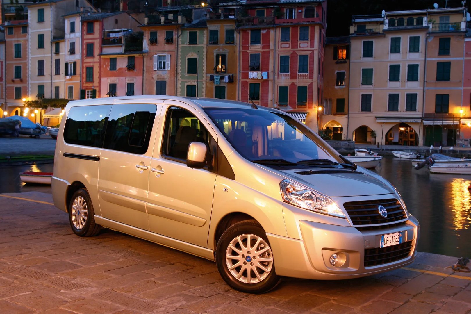 Fiat_Scudo_2_generation__Minivan__3.jpg