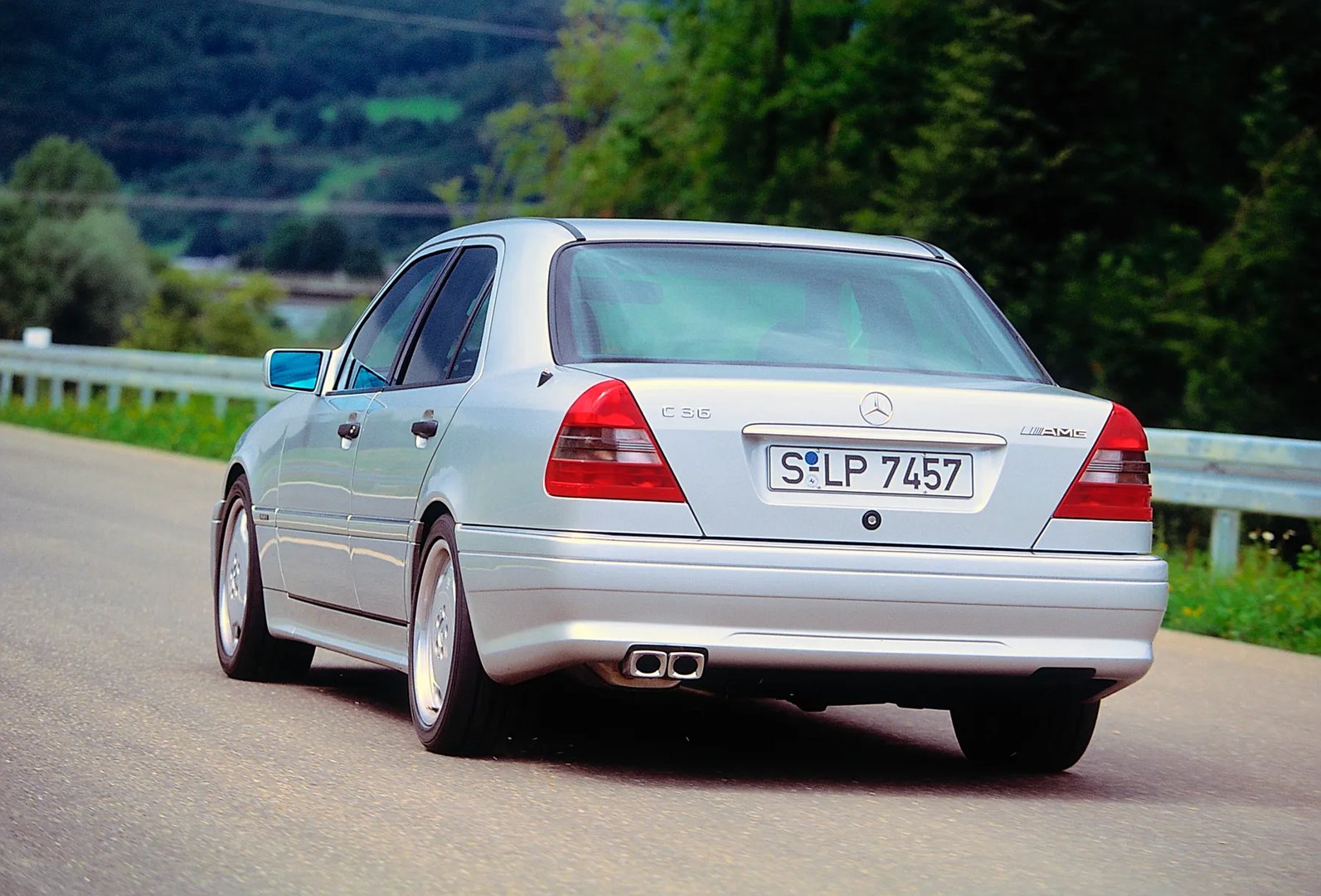 Mercedes_C-Class_AMG_1_generation__Sedan__8.jpg
