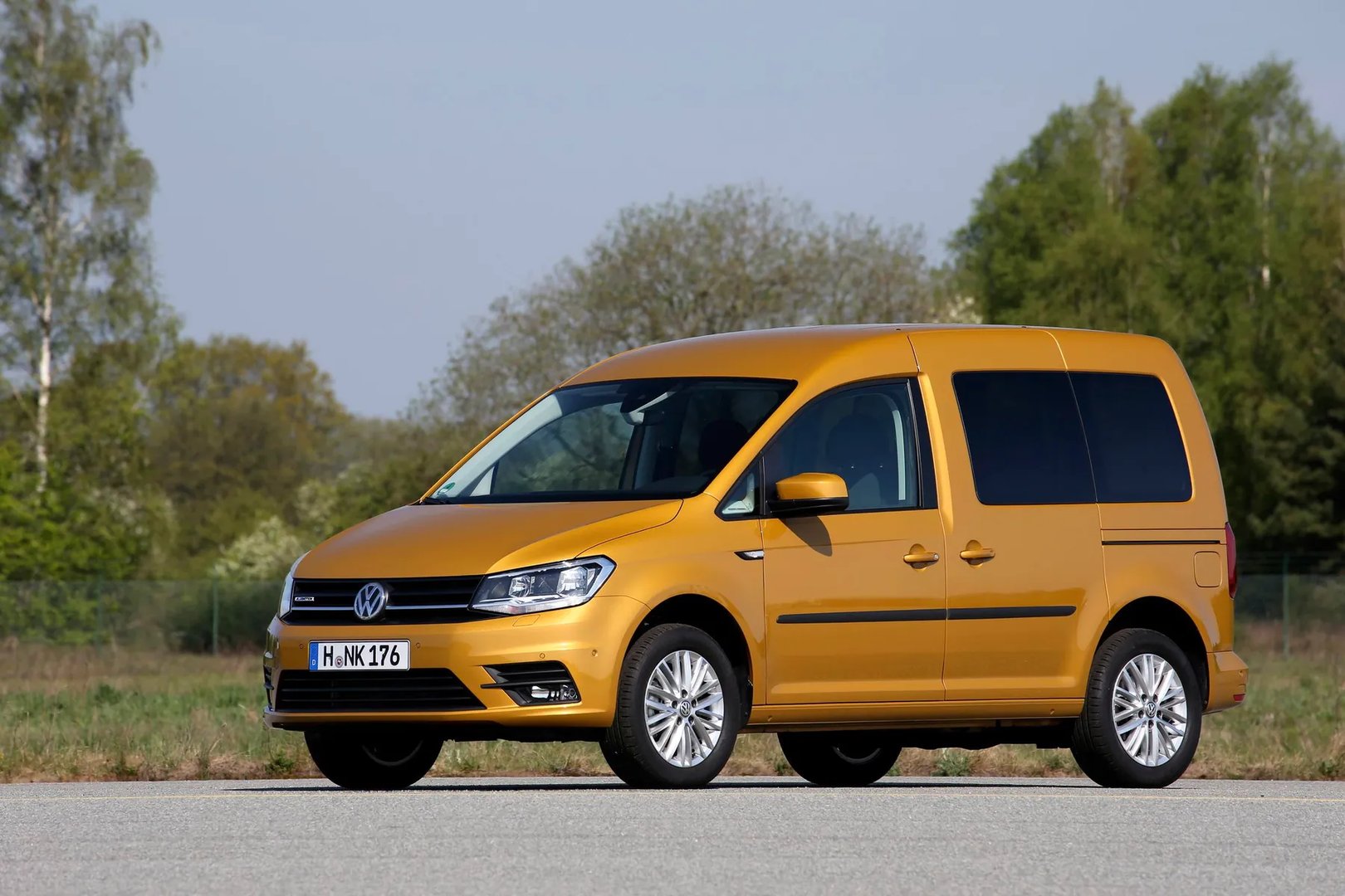 Volkswagen Caddy 4 generation  Compact Van