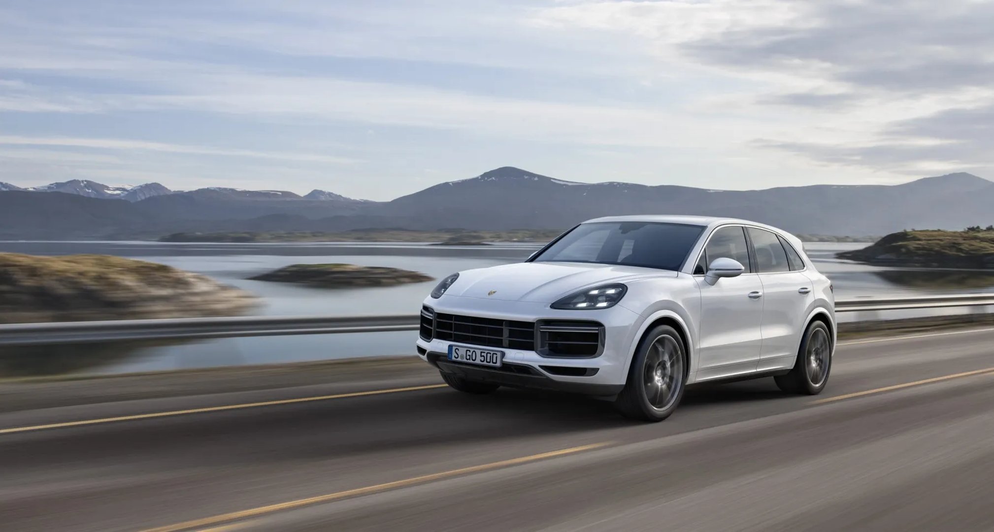 Porsche_Cayenne_3_generation__SUV_5-doors__5.jpg