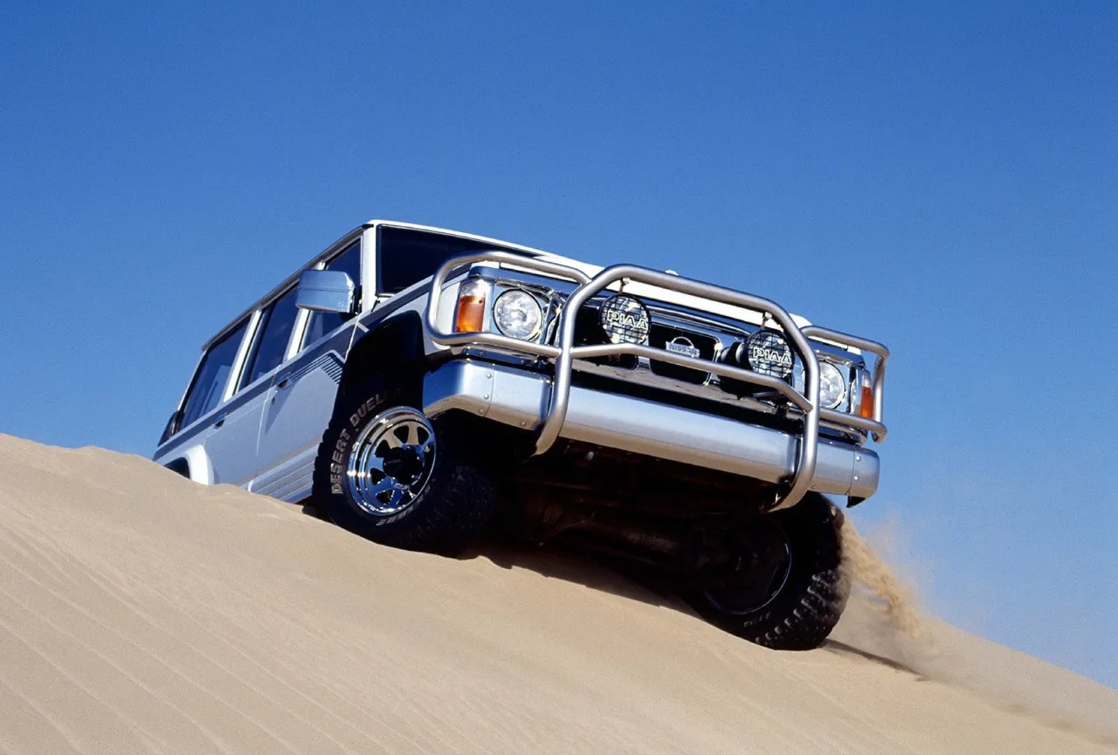 Nissan_Patrol_4_generation__SUV_5-doors__2.jpg