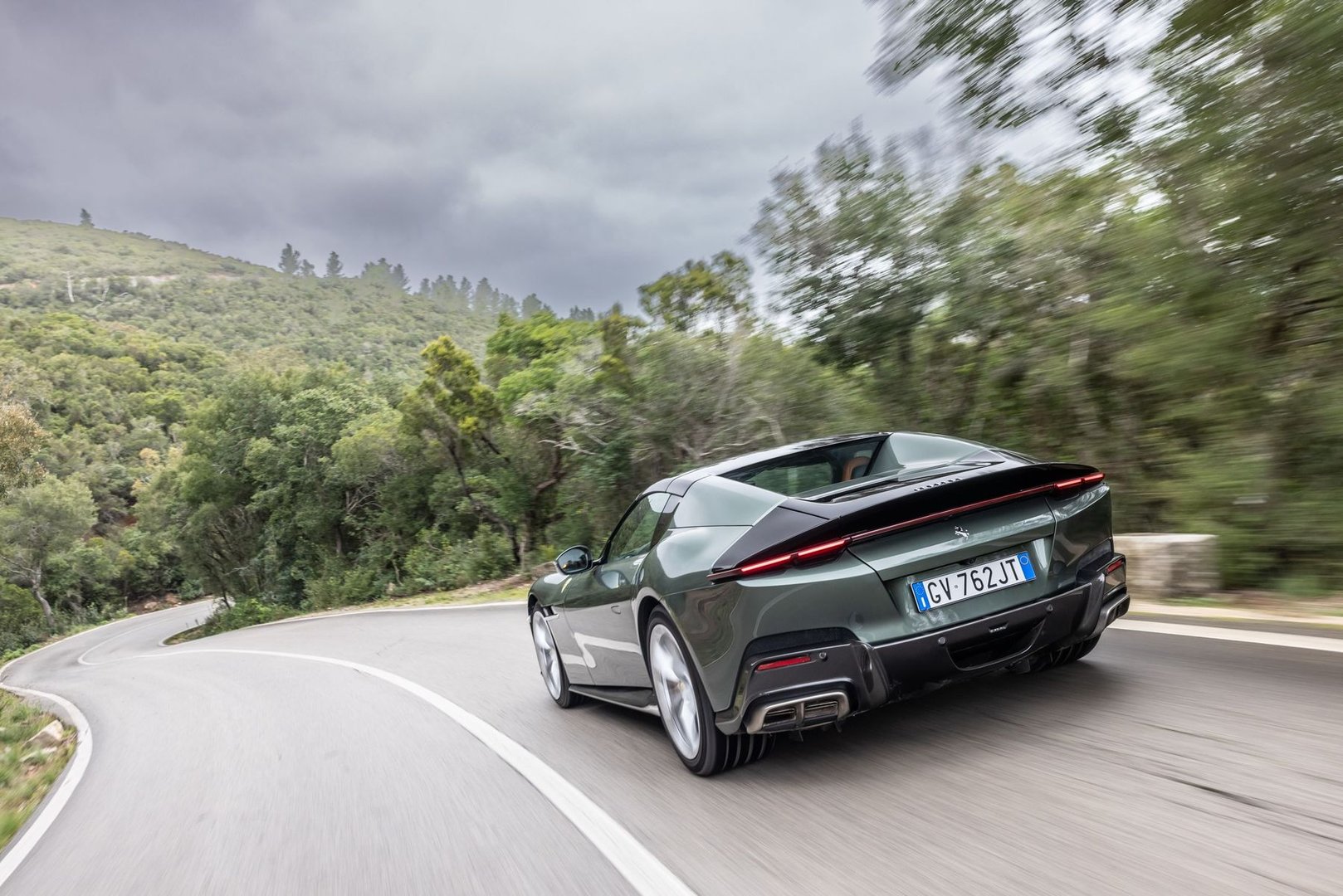 ferrari_12Cilindri_1_generation__Cabrio__10.jpg