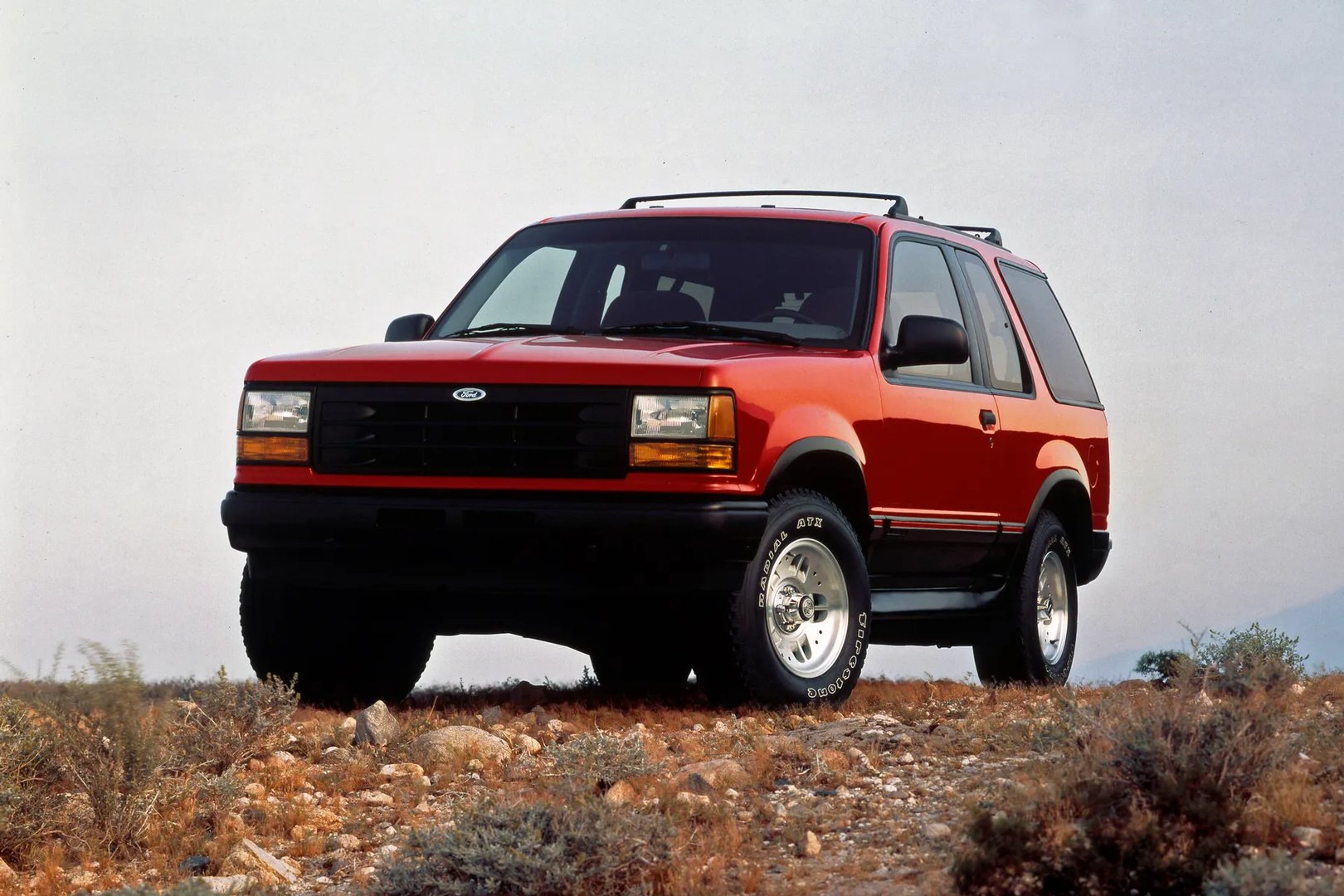 Ford_Explorer_1_generation__SUV_3-doors__1.jpg