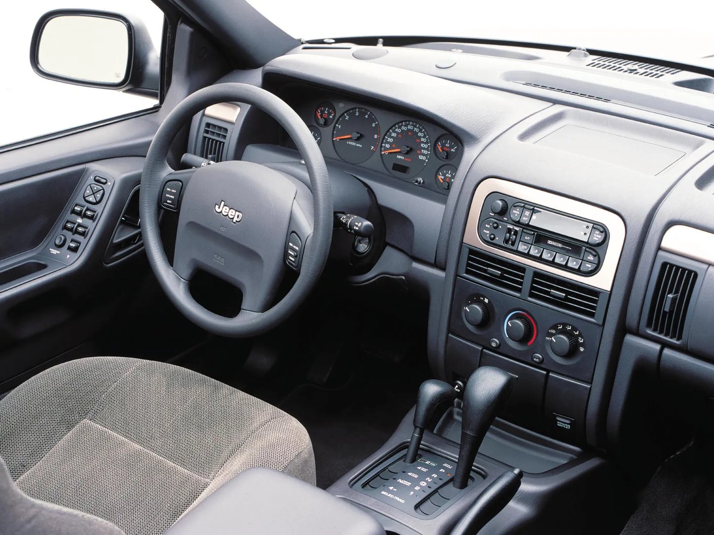 Jeep_Grand_Cherokee_2_generation__SUV_5-doors__12.jpg