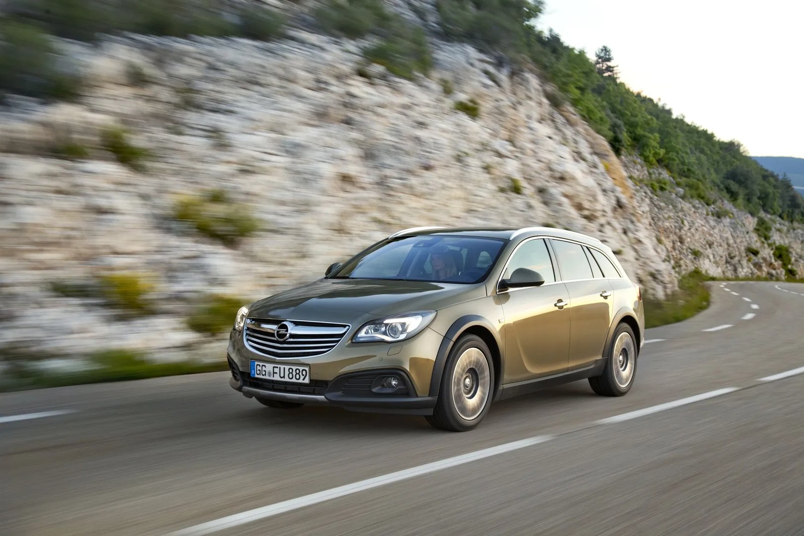 Opel_Insignia_1_generation_restyling__Estate_5-door__11.jpg