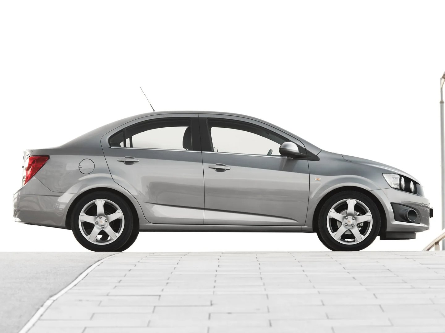 Chevrolet_Aveo_2_generation__Sedan__3.jpg