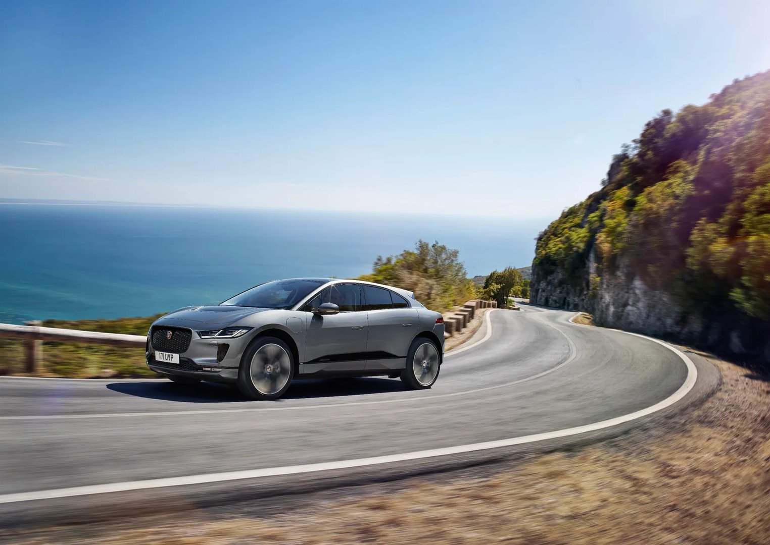 Jaguar_I-Pace_1_generation__SUV_Coupe__4.jpg