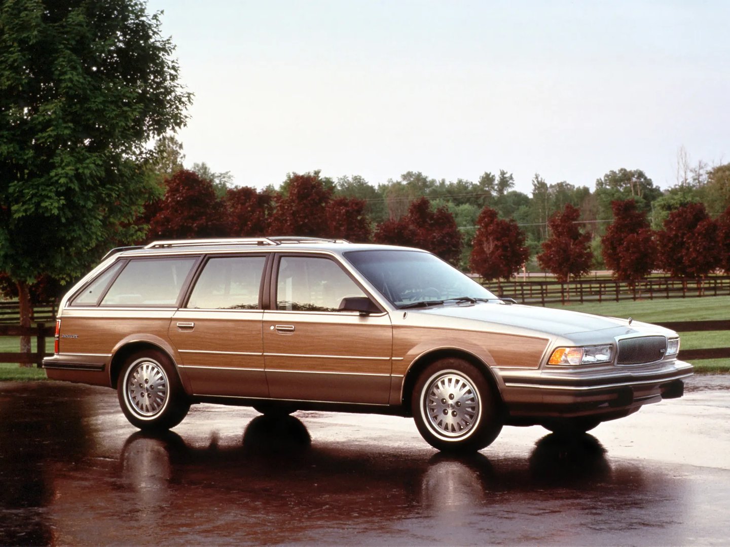 Buick_Century_5_generation__Estate_5-door__5.jpg