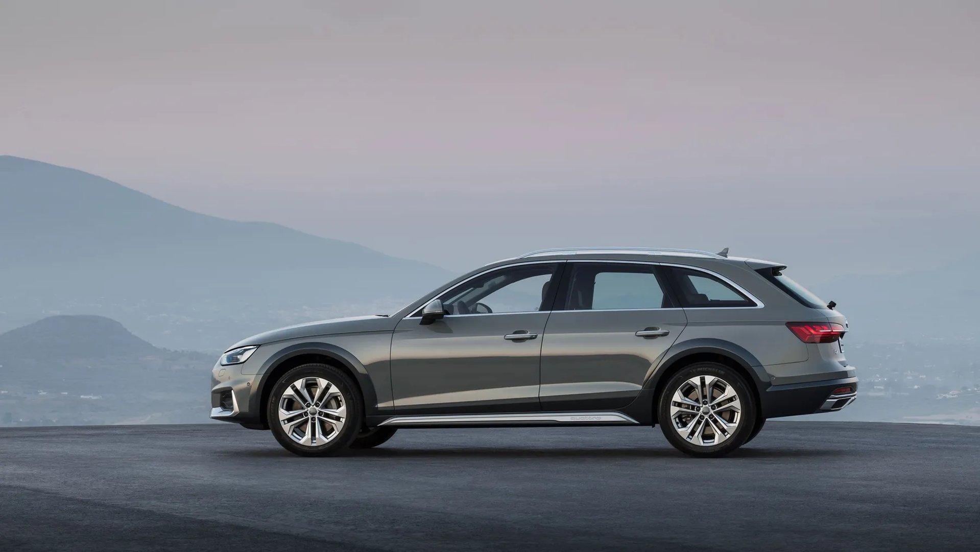 Audi_A4_allroad_2_generation_restyling__Estate_5-door__11.jpg
