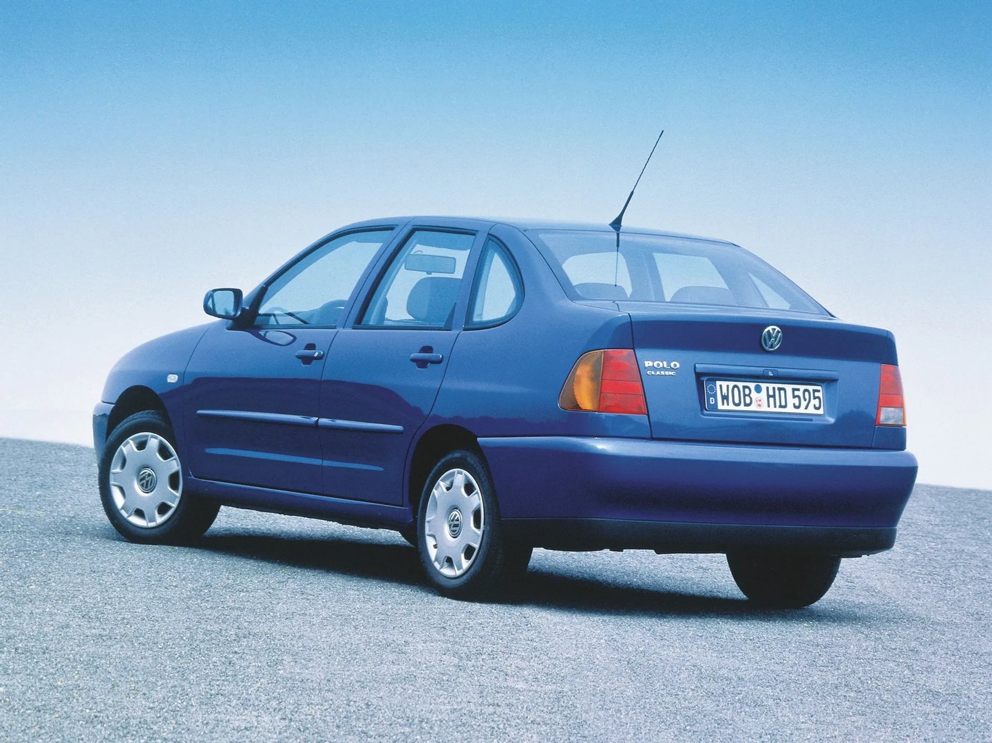Volkswagen_Polo_3_generation__Sedan__5.jpg