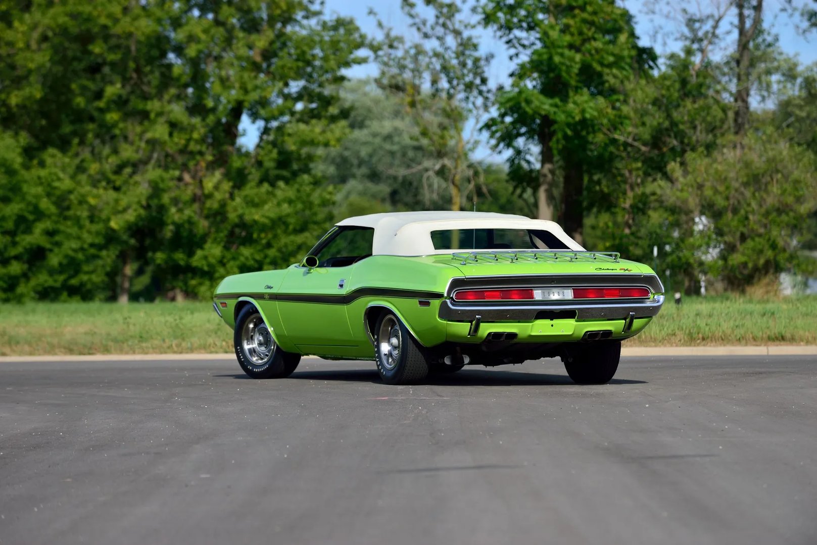 Dodge_Challenger_1_generation__Cabrio__4.jpg