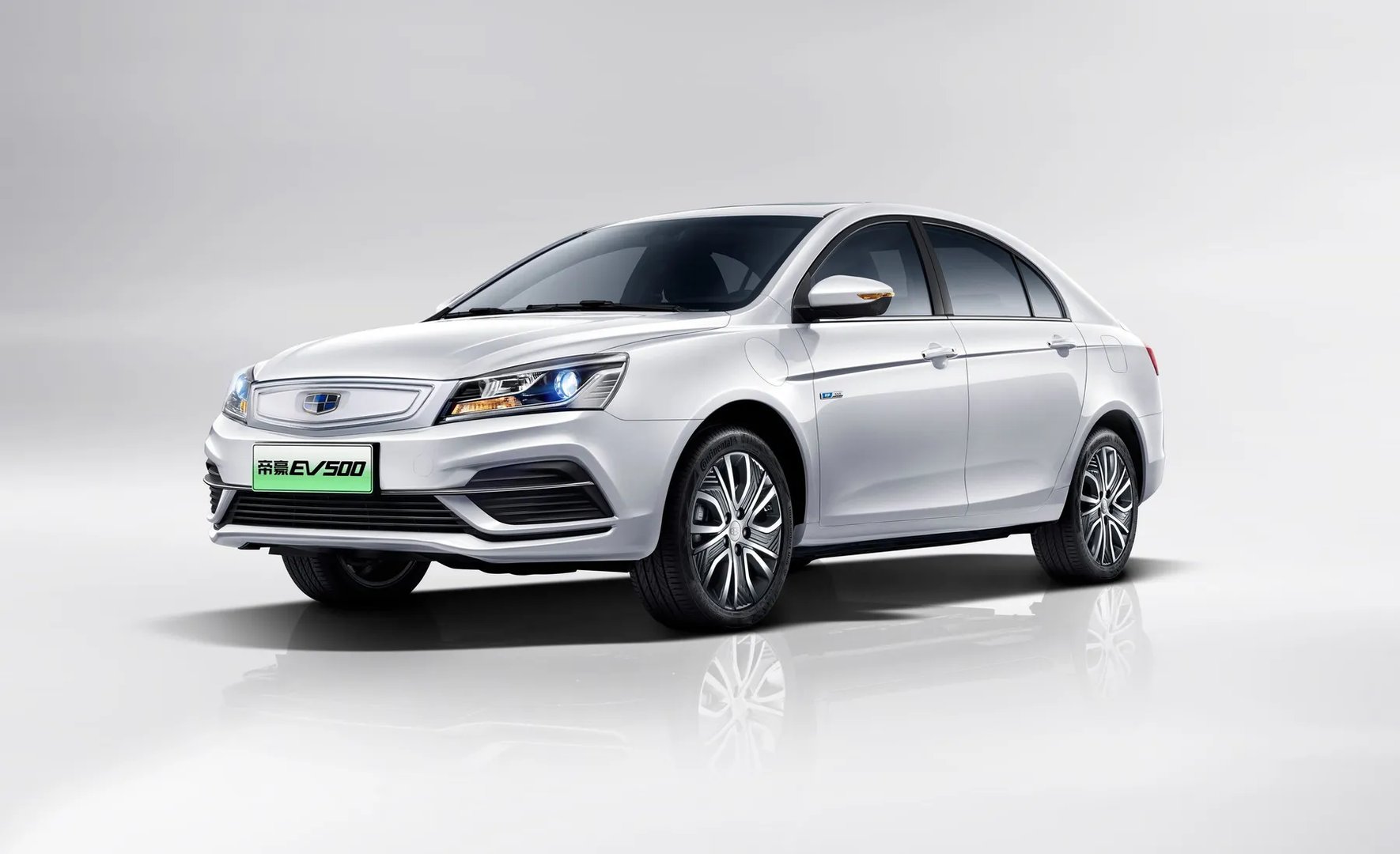Geely_Emgrand_EV_1_generation_restyling__Sedan__3.jpg