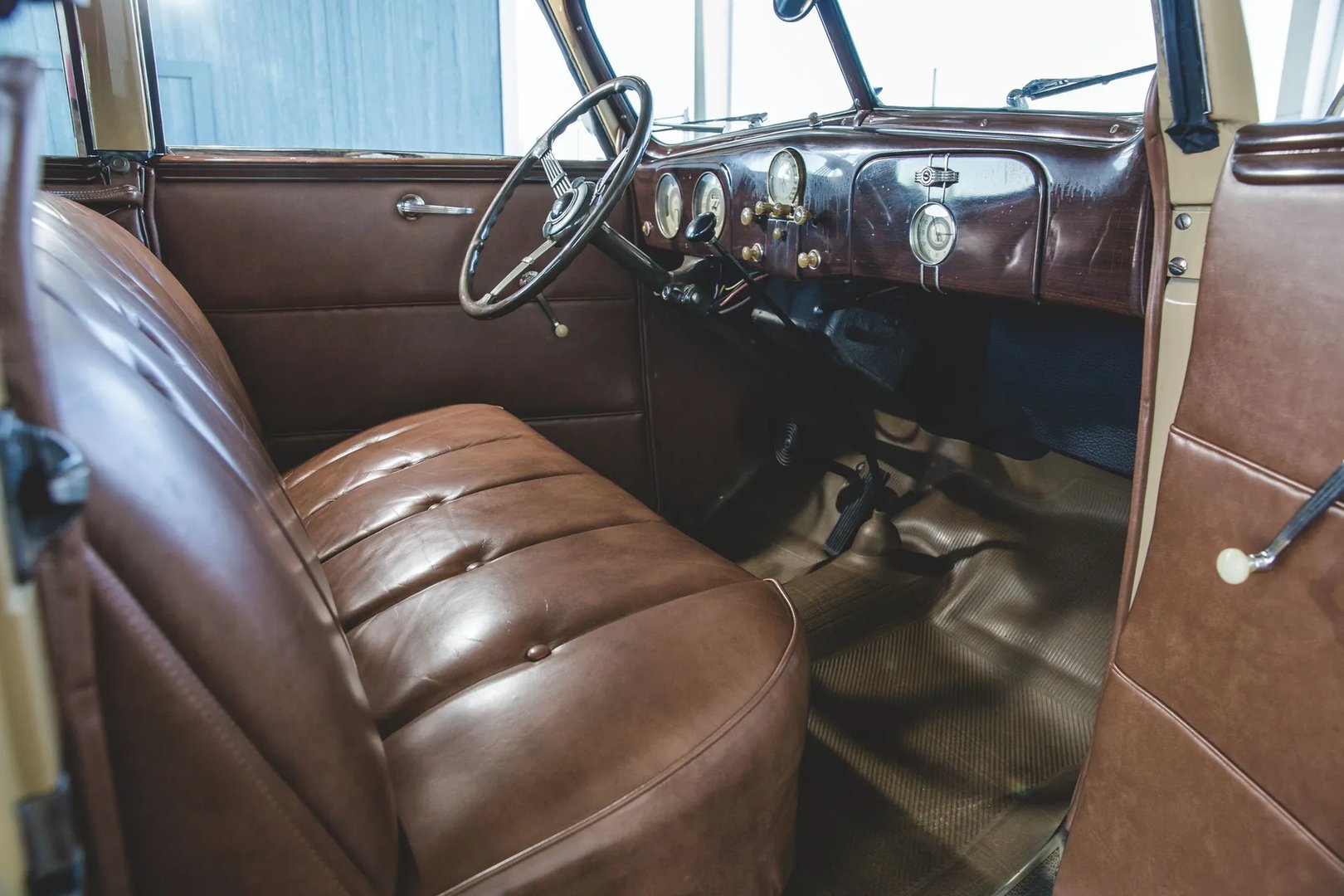 Ford_V8_2_generation__Phaeton__13.jpg