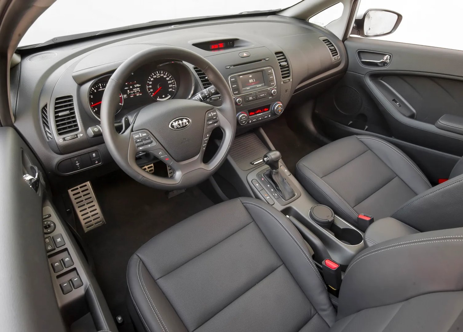 Kia_Cerato_3_generation__Hatchback_5-door__6.jpg