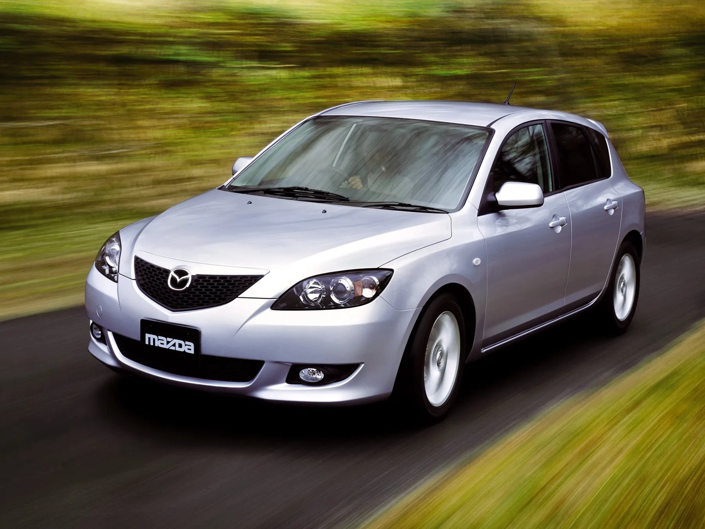 Mazda_Axela_1_generation__Hatchback_5-door__10.jpg