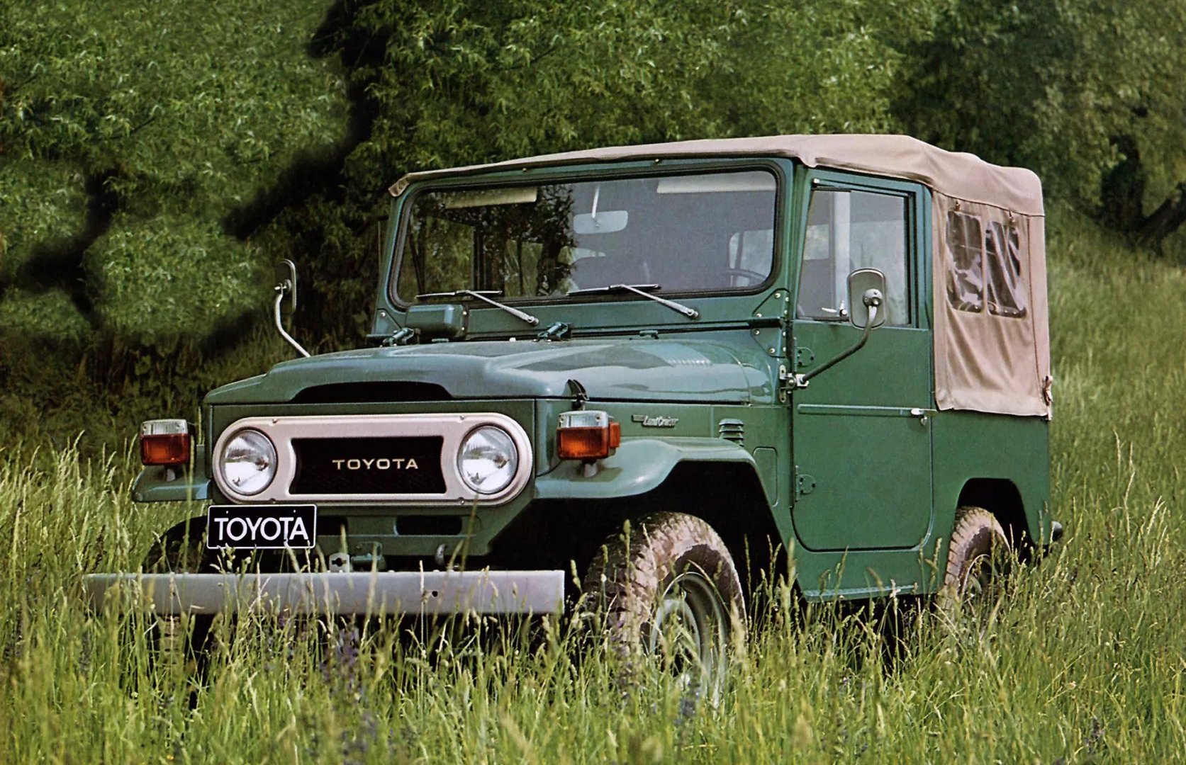 Toyota_LC_5_generation__SUV_cabriolet__2.jpg