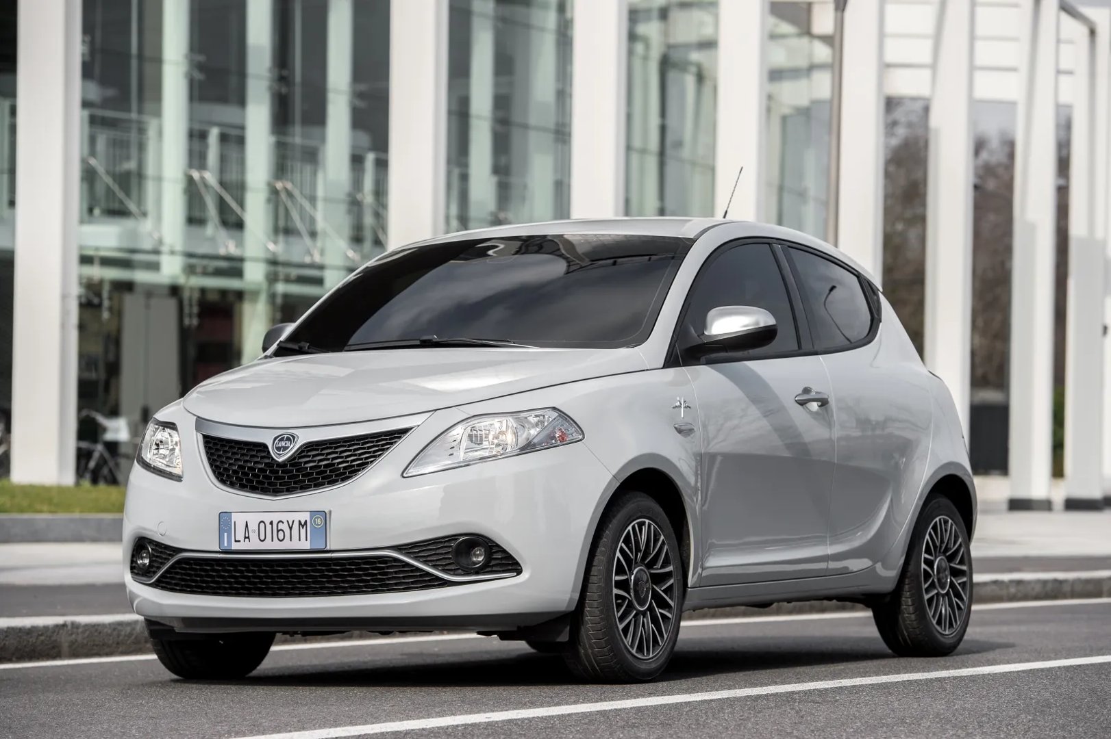 3 generation, restyling 