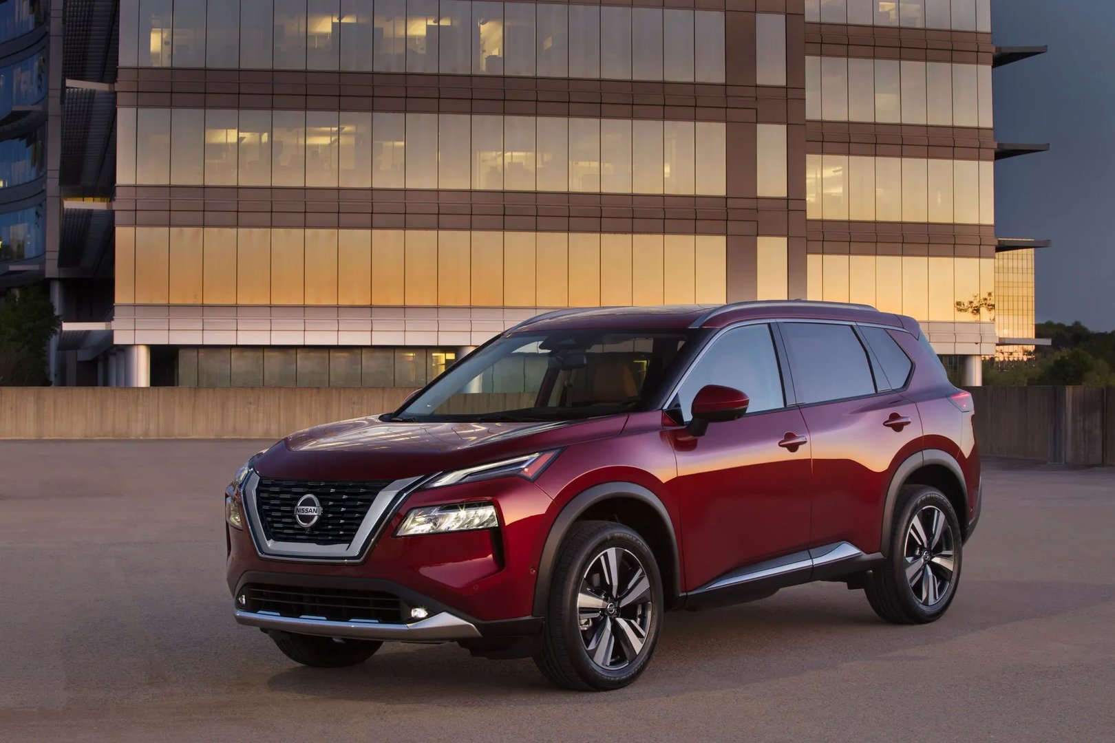 Nissan_Rogue_3_generation__SUV_5-doors__2.jpg