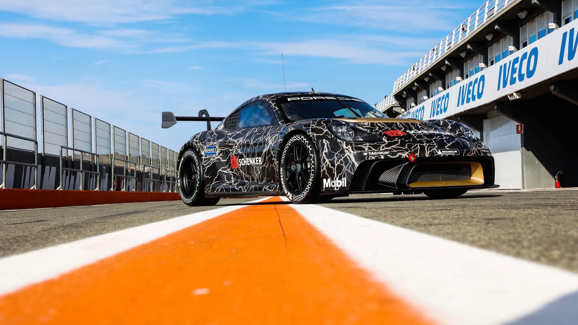 Porsche_718_Cayman_GT4_ePerformance_1_generation__Coupe__10.jpg