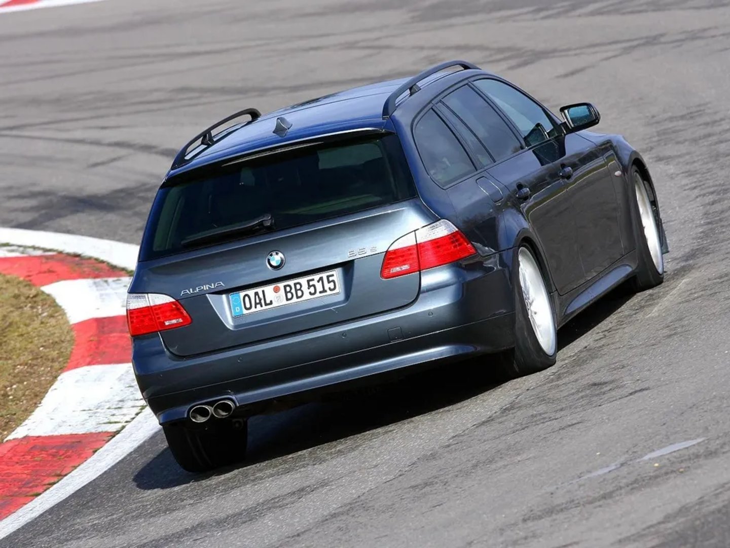 Alpina_B5_1_generation_restyling__Estate_5-door__1.jpg