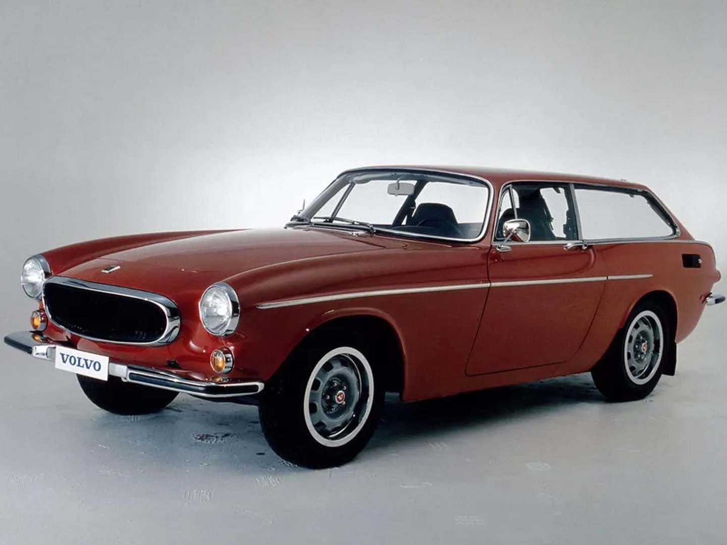 Volvo_P1800_1_generation__Estate_3-door__4.jpg