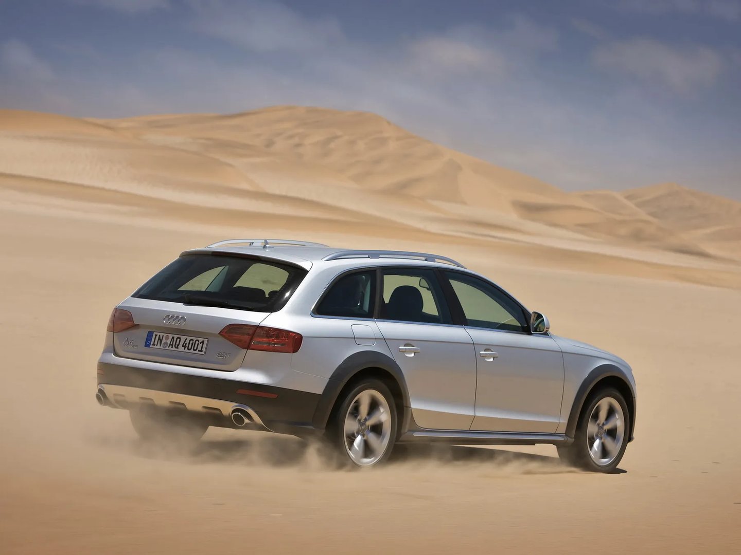 Audi_A4_allroad_1_generation__Estate_5-door__10.jpg