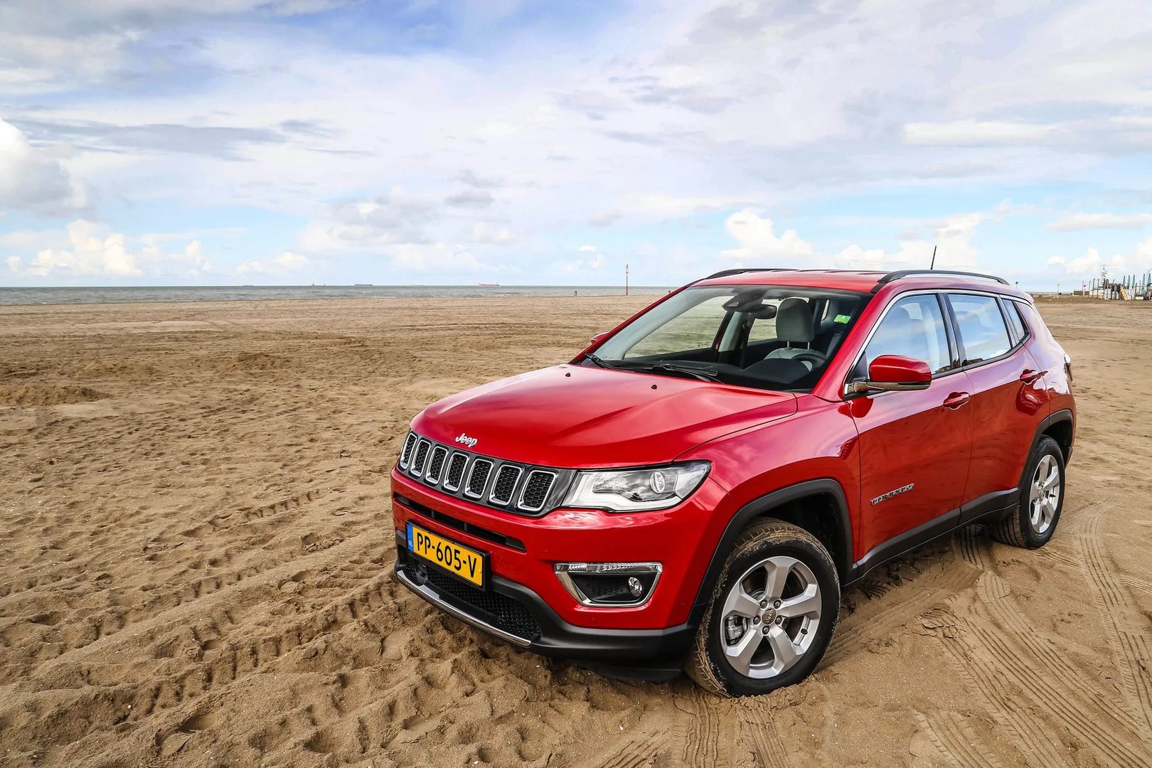 Jeep_Compass_2_generation__SUV_5-doors__7.jpg