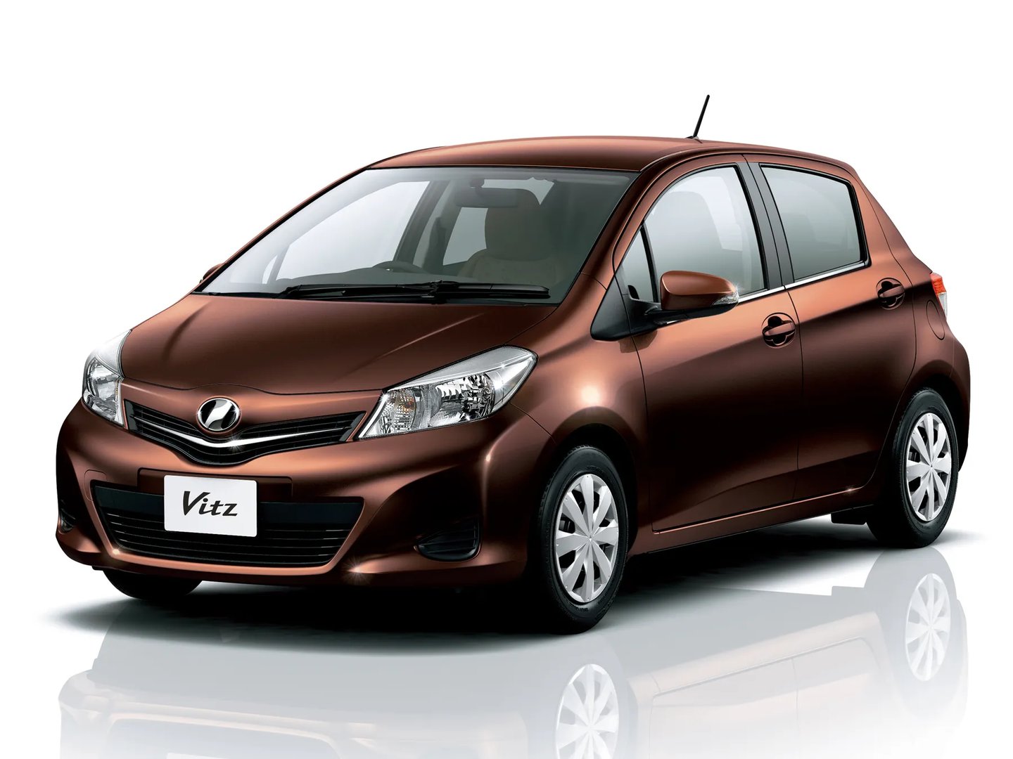 Toyota_Vitz_3_generation__Mini_5-doors__4.jpg