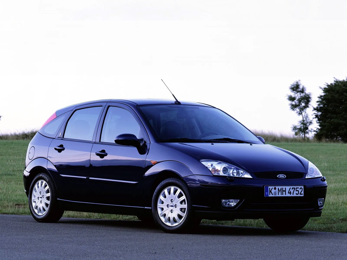 Ford_Focus_1_generation_restyling__Hatchback_5-door__1.jpg