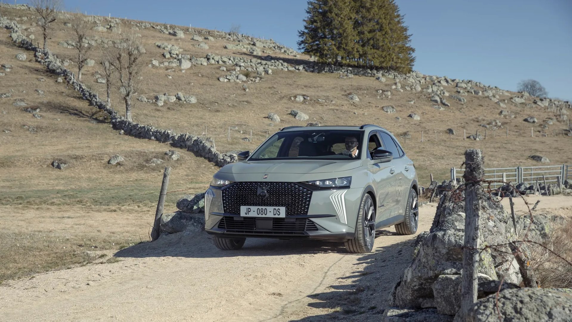 DS_7_Crossback_1_generation_restyling_1__SUV_5-doors__4.jpg