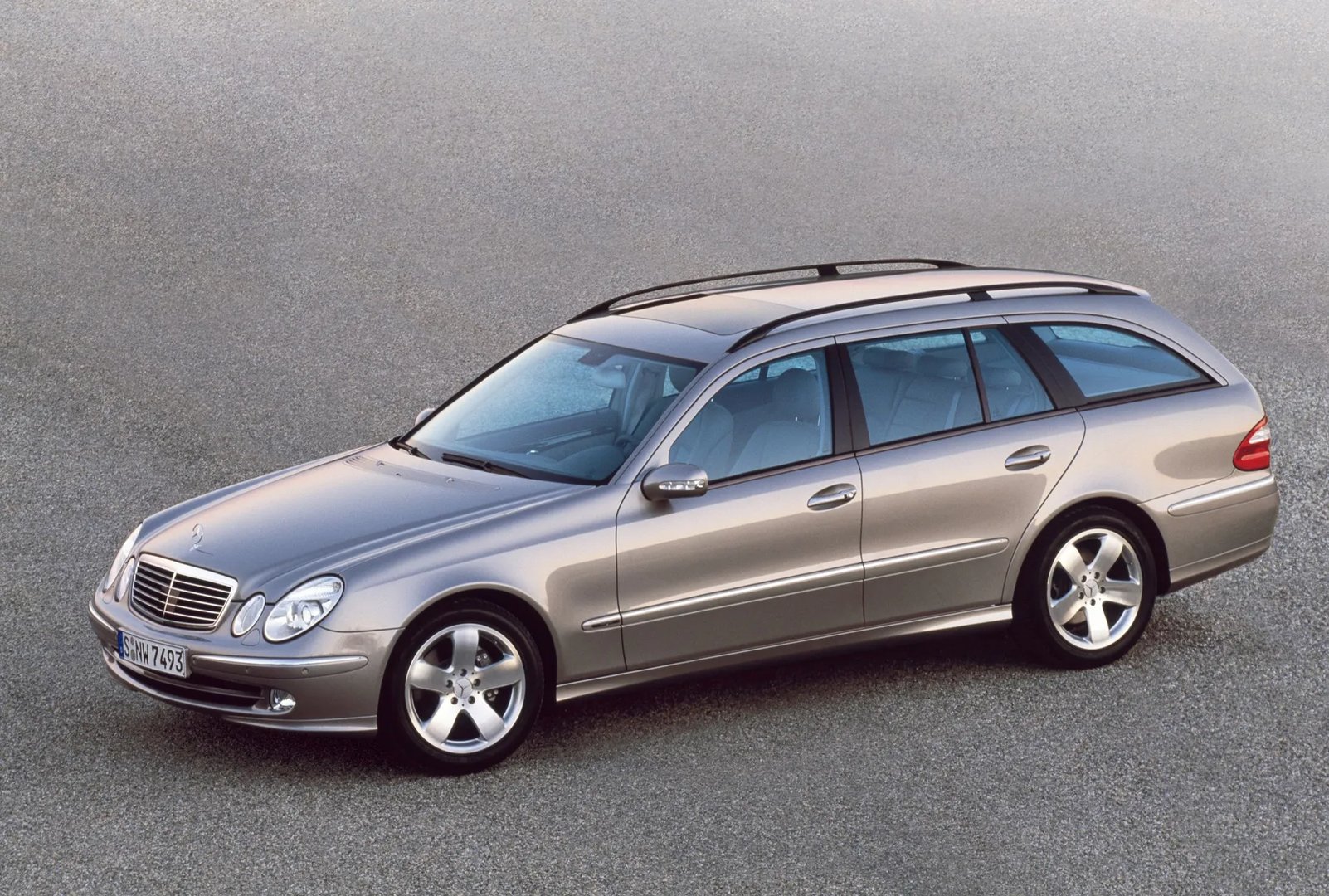 Mercedes_E-Class_3_generation__Estate_5-door__10.jpg