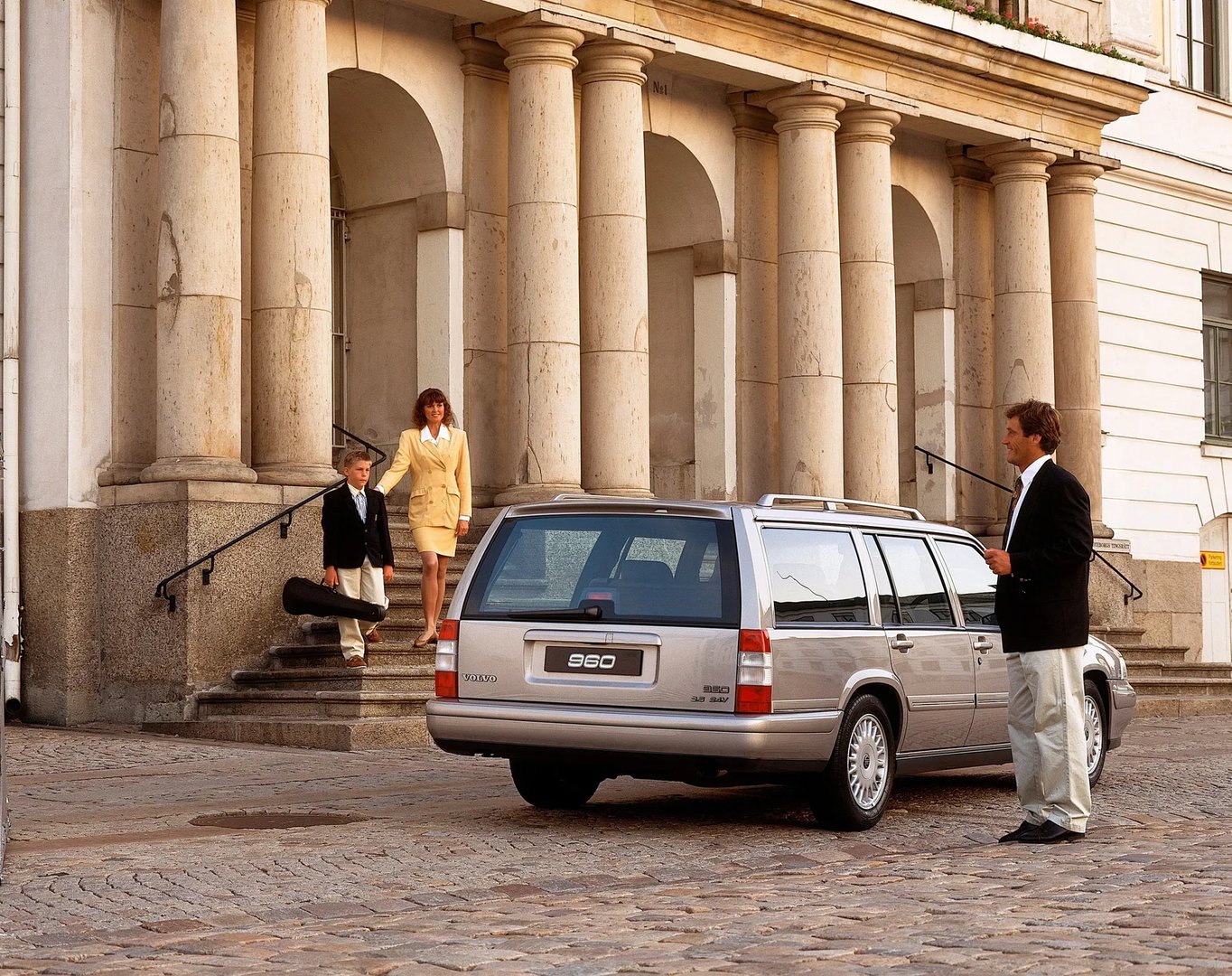 Volvo_960_1_generation_restyling__Estate_5-door__6.jpg
