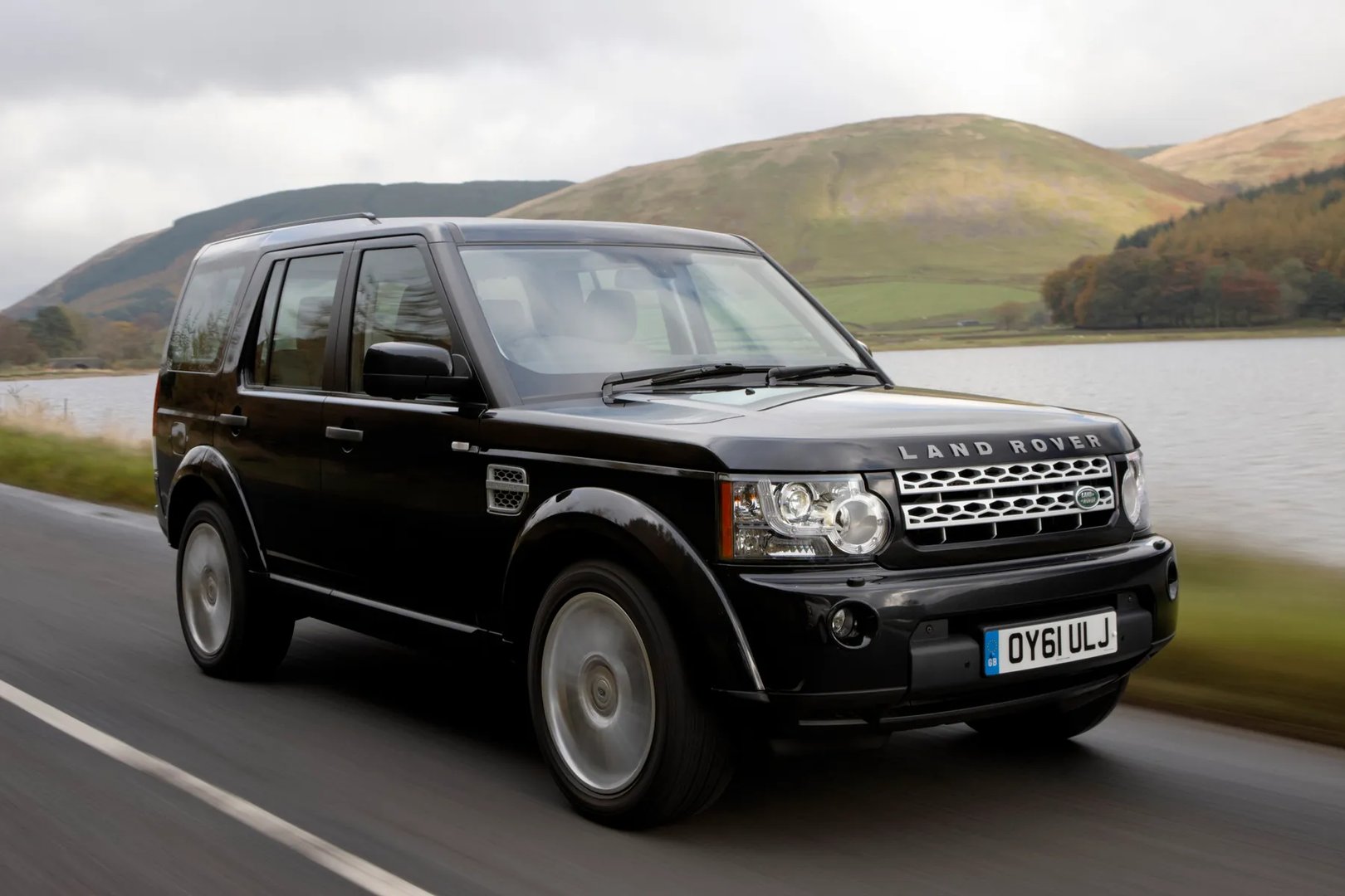 Land Rover_Discovery_4_generation__SUV_5-doors__4.jpg