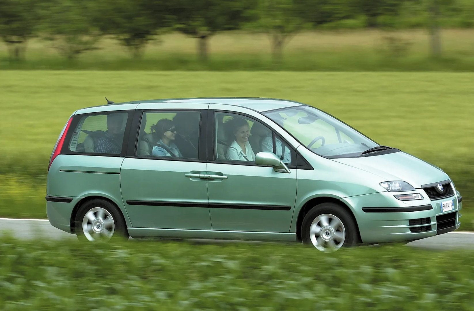 Fiat_Ulysse_2_generation__Compact_Van__12.jpg