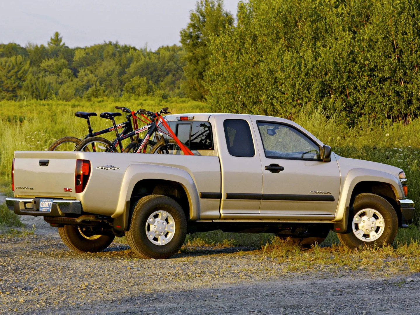 GMC_Canyon_1_generation__Pickup_1.5-cab__10.jpg