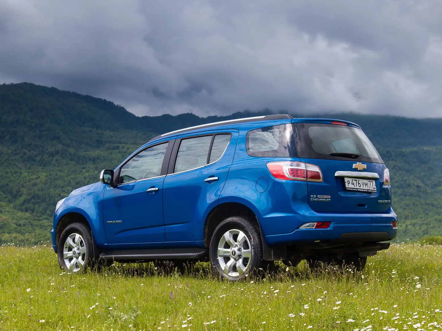 Chevrolet_TrailBlazer_2_generation__SUV_5-doors__2.jpg