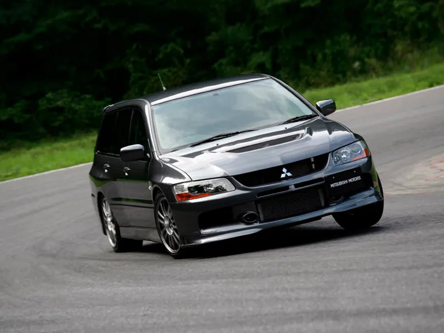 Mitsubishi Lancer Evolution 9 generation  Estate 5-door