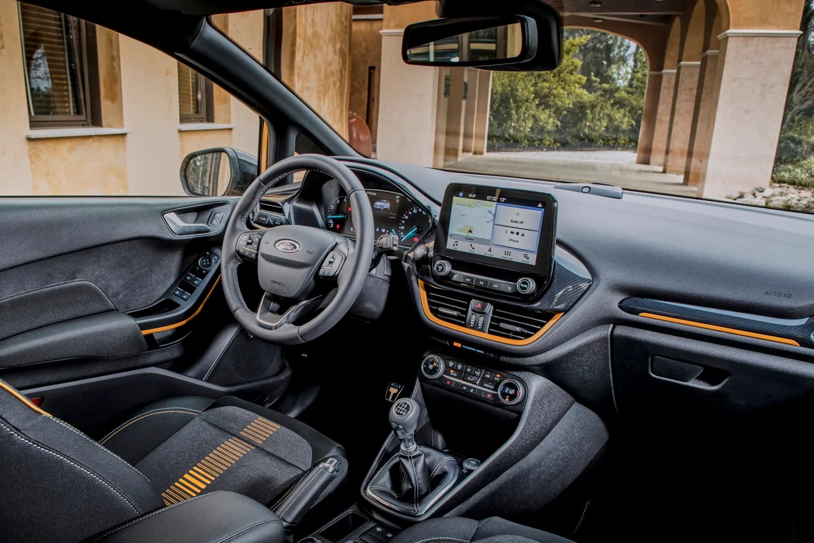 Ford_Fiesta_7_generation__Mini_5-doors__7.jpg