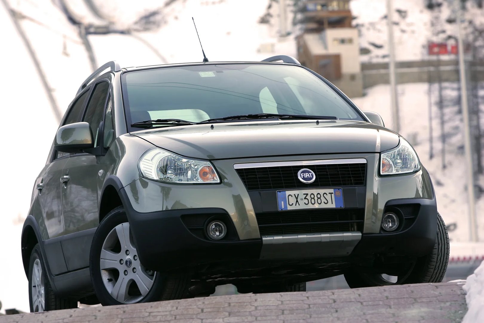 Fiat_Sedici_1_generation__Hatchback_5-door__3.jpg