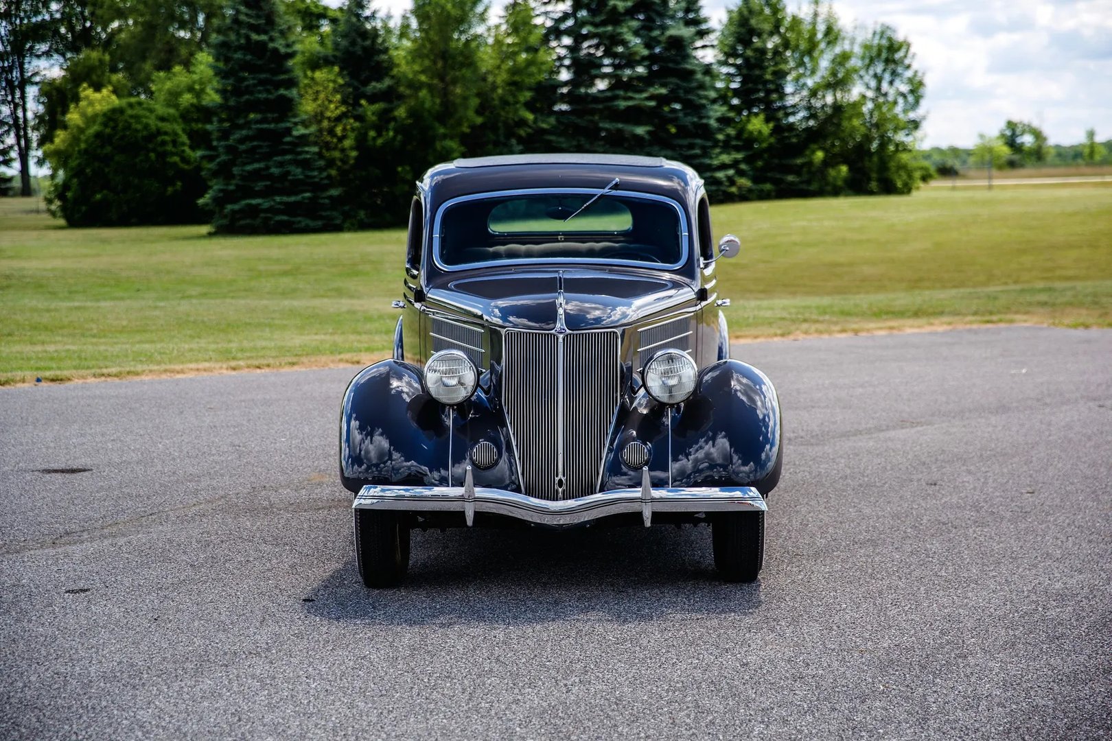 Ford_V8_2_generation__Sedan__3.jpg