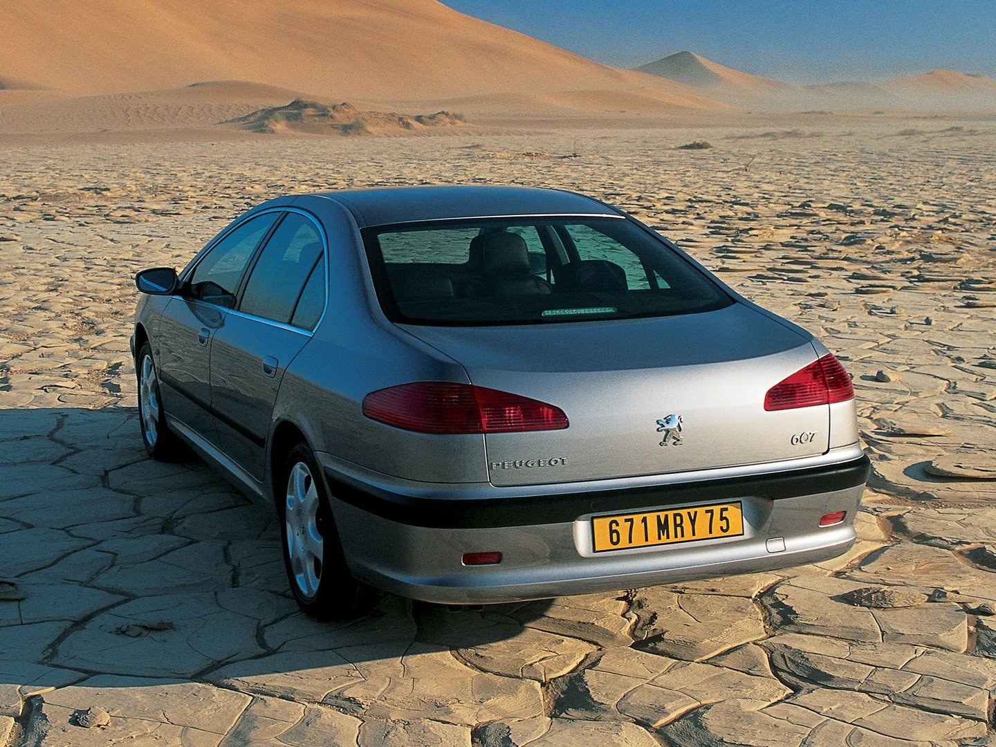 Peugeot_607_1_generation__Sedan__8.jpg