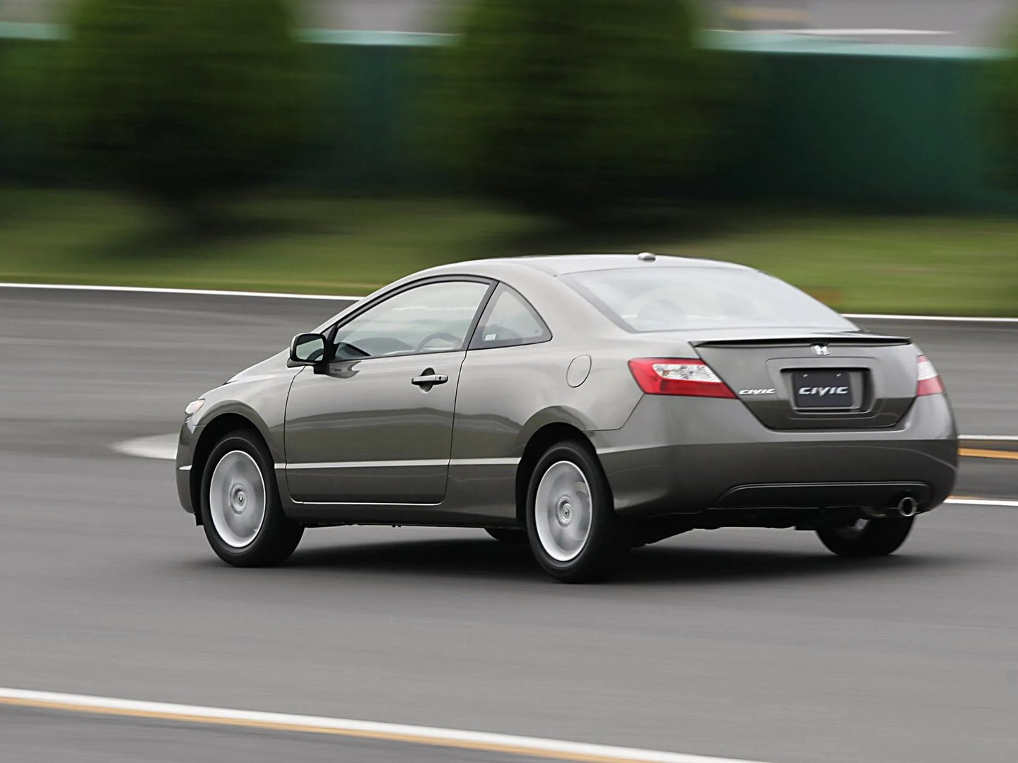 Honda_Civic_(USA)_8_generation__Coupe__8.jpg
