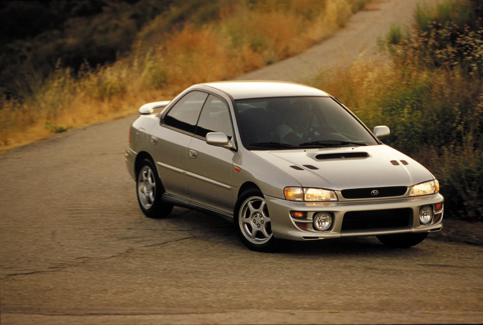 Subaru_Impreza_1_generation__Sedan__3.jpg